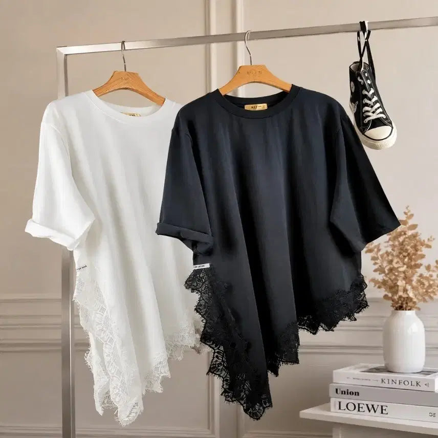[BUNJANG] Asymmetrical Hem Lace Detail Loose Fit Short Sleeve T-Shirt / 여성 사선 레이스 루즈핏 반팔티 언발 오버핏 티셔츠