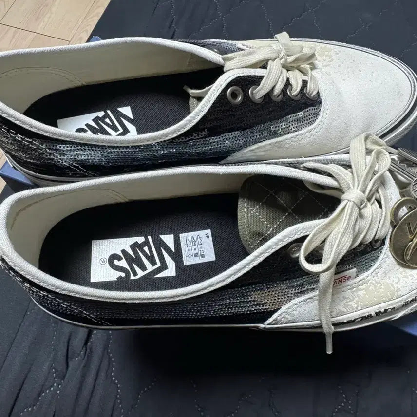 [BUNJANG] Vans Authentic LX Sneakers (270) / 반스어센틱 lx (270)