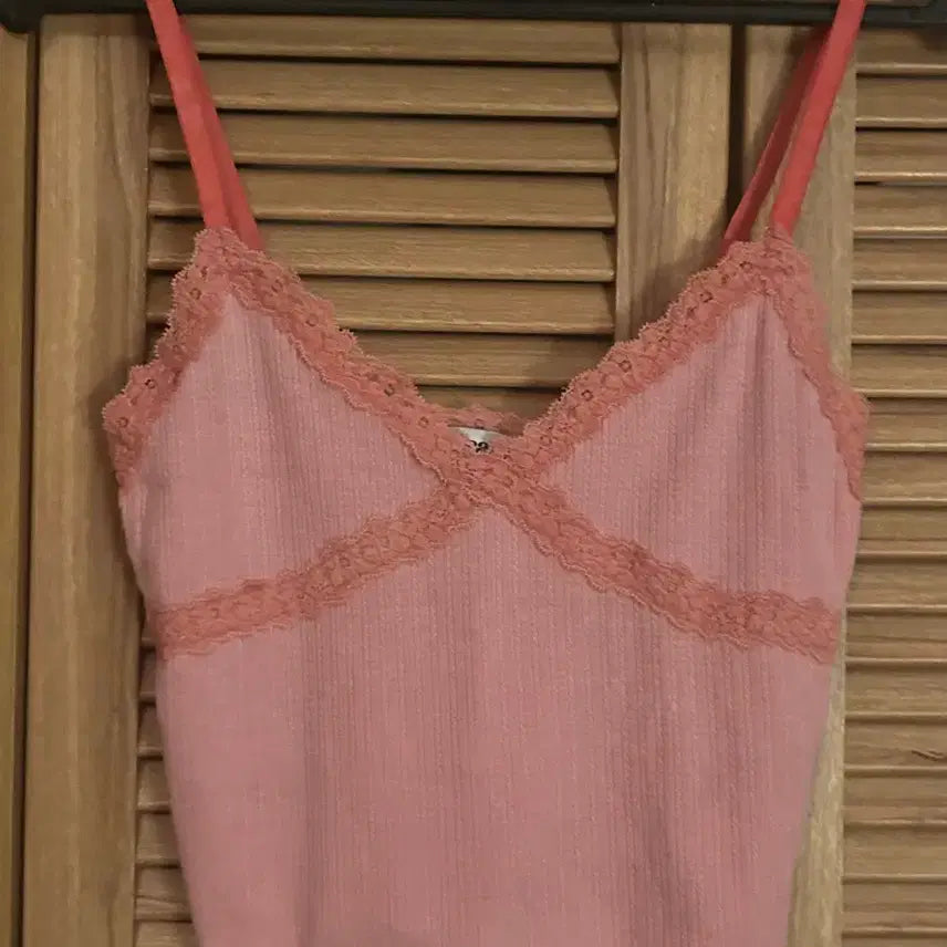 [BUNJANG] As If Cafe Pink Lace Spaghetti Strap Top / 애즈이프캘리 핑크 레이스 끈나시