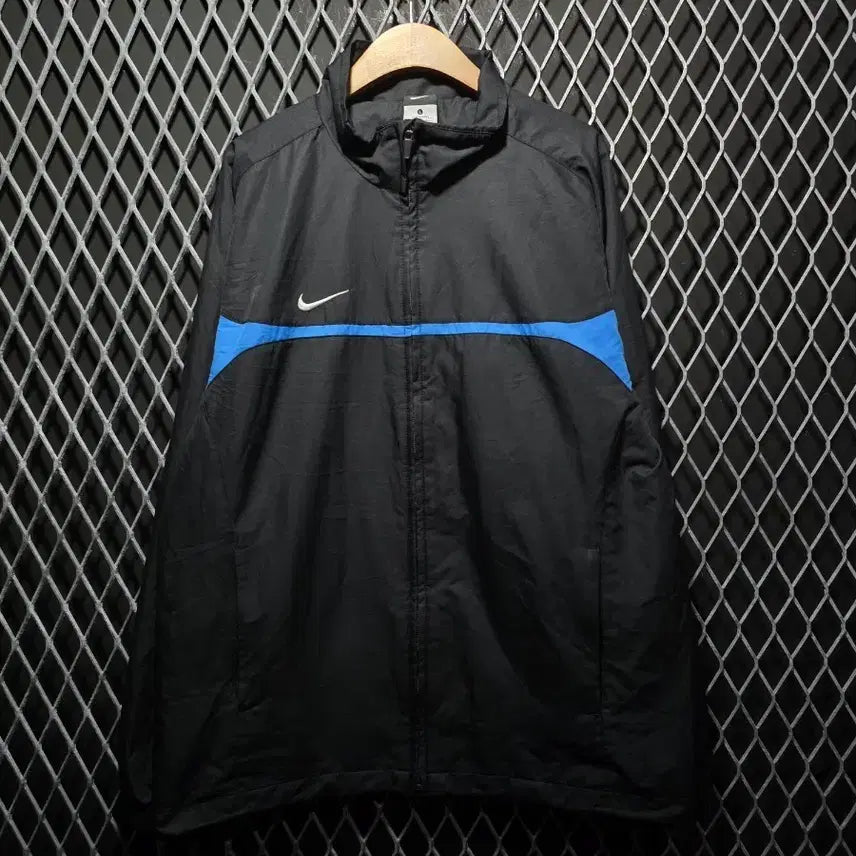 [BUNJANG] Nike Windbreaker Jacket (L) / 나이키 바람막이 L