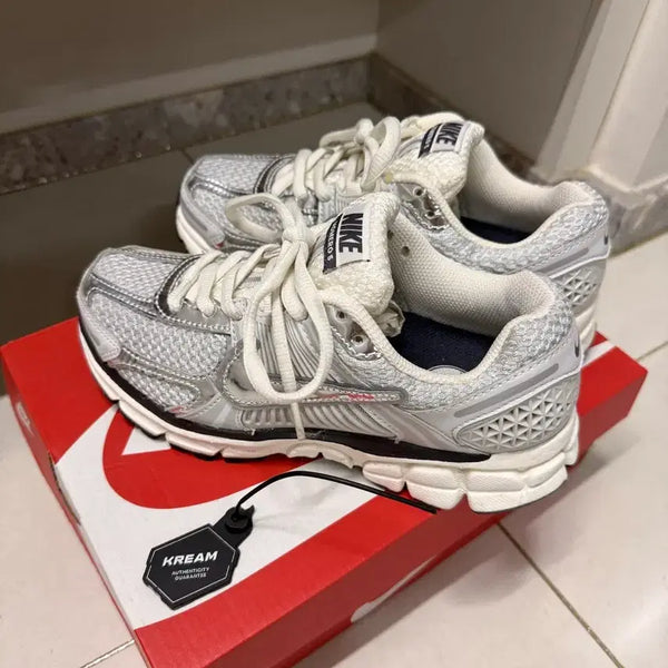 [BUNJANG] Nike Zoom Vomero 5 Silver / 나이키 줌 보메로 5 실버230