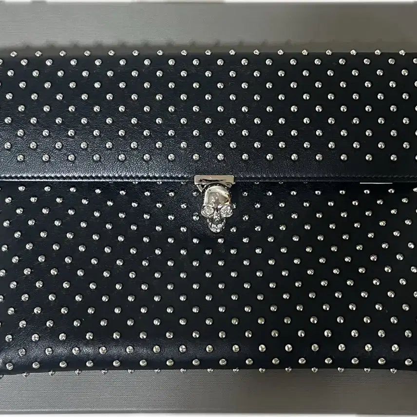 [BUNJANG] Alexander McQueen Studded Clutch Bag / 알렉산더맥퀸 스터드 클러치백