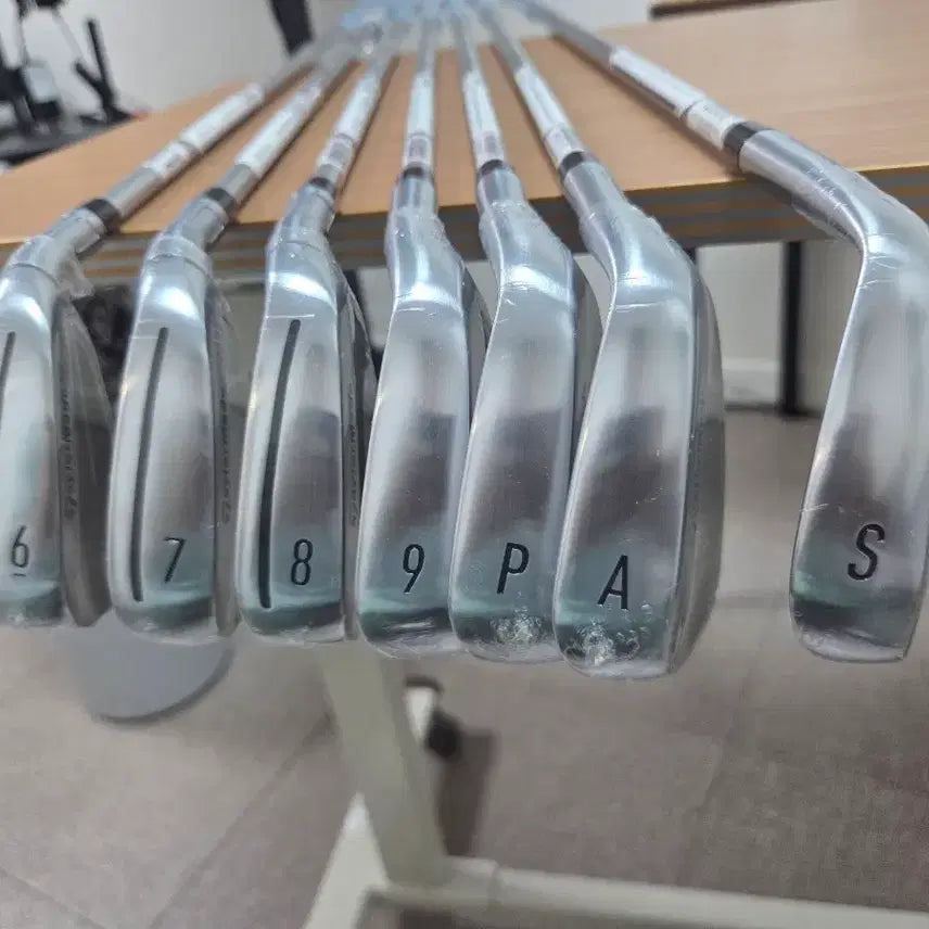 [BUNJANG] TaylorMade Qi10 Women's Iron Set (6i-SW, 40L Shaft) / 테일러메이드 여성 아이언 qi10 아이언세트 정품
