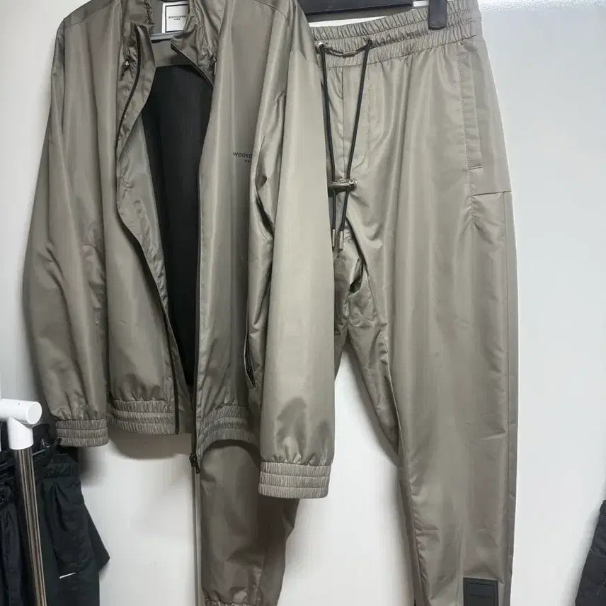 [BUNJANG] Wooyoungmi Nylon Harrington Jacket and Jogger Pants Set Khaki / 우영미 나일론 셋업 48/46