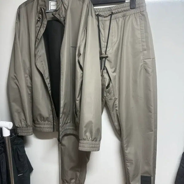 [BUNJANG] Wooyoungmi Nylon Harrington Jacket and Jogger Pants Set Khaki / 우영미 나일론 셋업 48/46