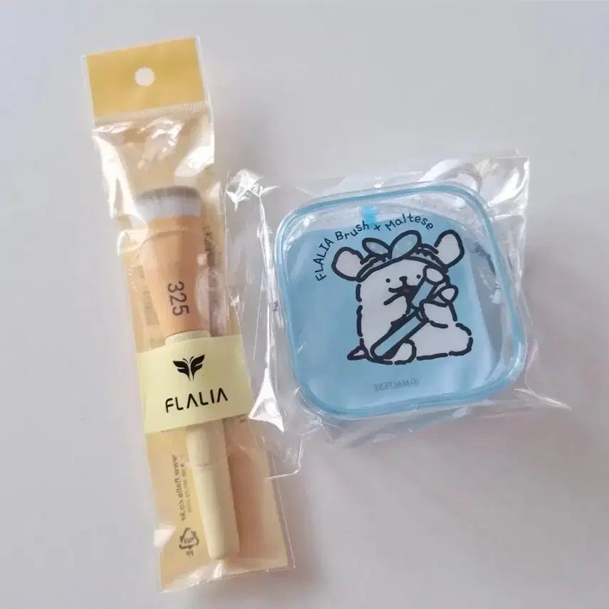 [BUNJANG] Plaria Foundation Butter Brush (Mini Pouch Included) / 플라리아 파운데이션 버터브러쉬 새상품(미니파우치 포함)