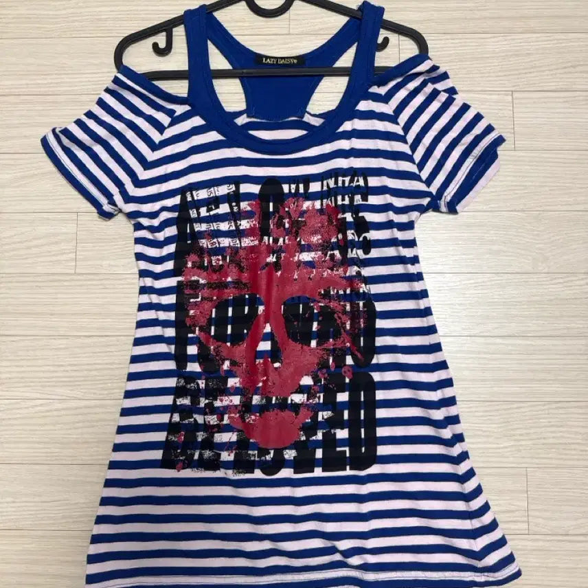 [BUNJANG] Salome Vintage Lazy Daisy Punk Off-Shoulder Short-Sleeve T-Shirt / 살로메 빈티지 LAZY DAISY 레이지데이지 펑크 오프숄더 반팔 티셔츠