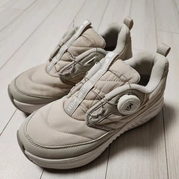 [BUNJANG] Millet Women's Padded Dial Waterproof Trekking Shoes / 새상품급) 밀레(MILLET) 여성 운동화 다이얼 패딩 방한화 트레킹화