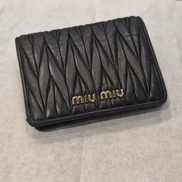 [BUNJANG] Miu Miu Matelassé Bi-fold Wallet Black / (풀박)미우미우 마테라쎄 반지갑 블랙 검정