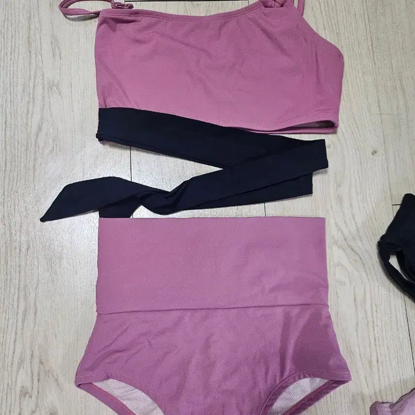 [BUNJANG] Revemone Pink Pole Wear Set - Size M / 레브몽 핑크 폴웨어 세트 M
