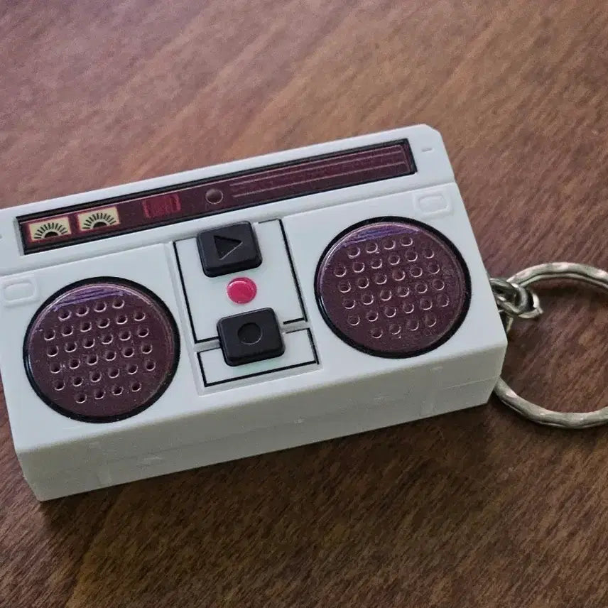 [BUNJANG] Retro Radio Keychain White (Record & Playable) / 레트로 라디오 키링 화이트 (녹음 재생 가능)