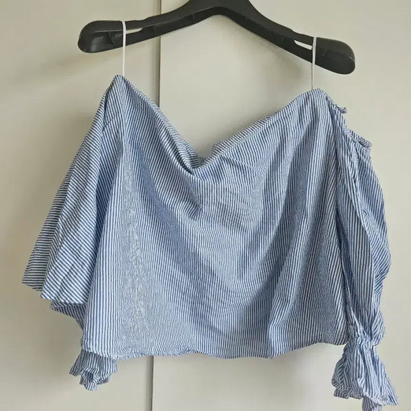 [BUNJANG] ZARA Striped Off-Shoulder Blouse / 자라 스트라이프 오프숄더 블라우스 바캉스룩