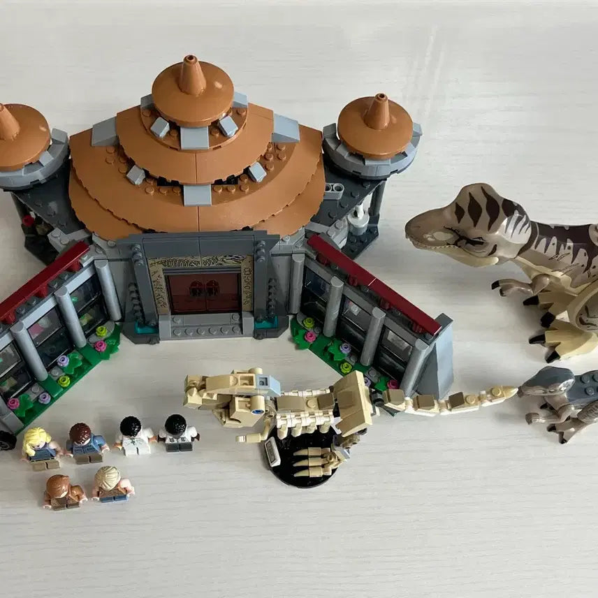 [BUNJANG] LEGO 76961 Jurassic World Visitor Center T-Rex and Raptor Attack Set / 레고 76961 쥬라기 월드 방문객센터 T-렉스와 랩터의 공격 판매