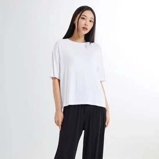 [BUNJANG] Spao Women's Short Sleeve T-shirt Set (Black, White) / 스파오 여성 반팔티셔츠(택있는 새상품) 블랙 화이트 두개 일괄판매