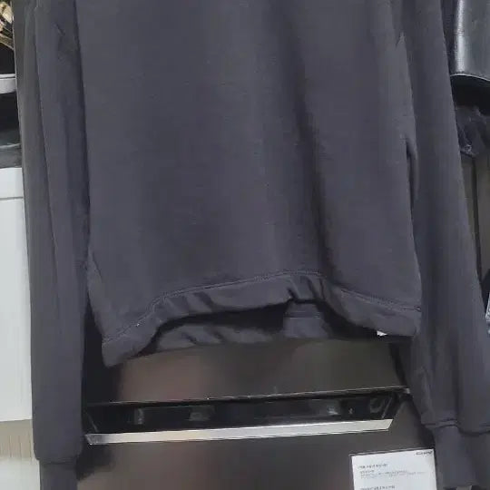 [BUNJANG] Tommy Jeans Women's Black Cropped Sweatshirt / 타미진스 여성 숏 맨투맨 블랙