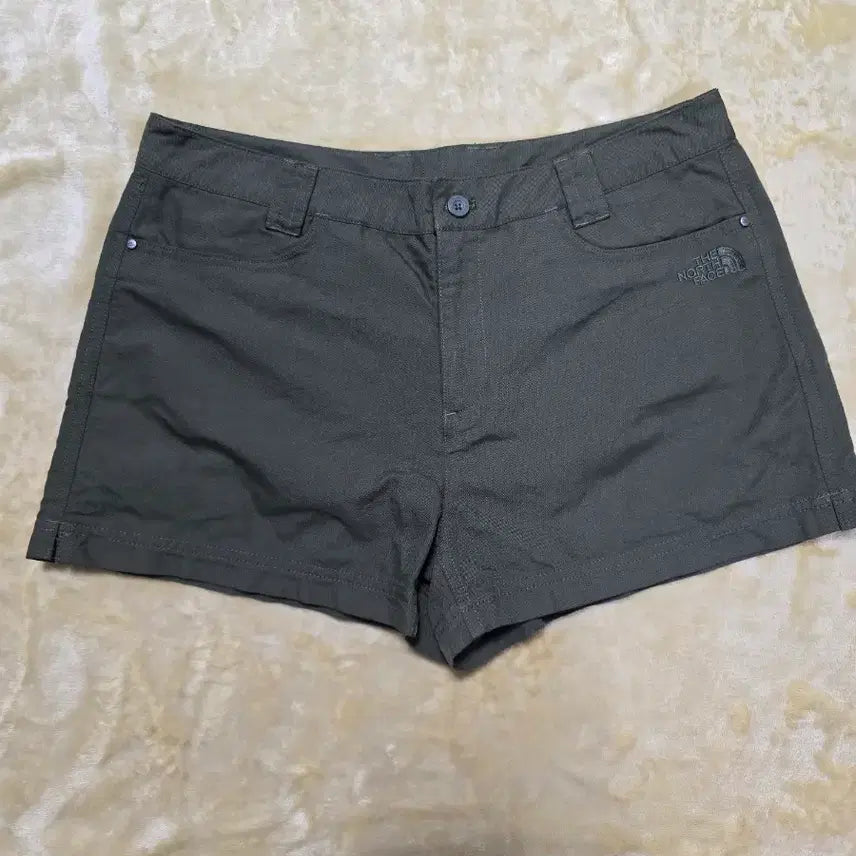 [BUNJANG] The North Face Women's Khaki Shorts Size 85 / 노스페이스 여성 숏팬츠 85