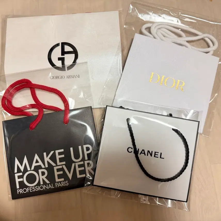 [BUNJANG] Dior, Chanel, Giorgio Armani, Makeup Forever Shopping Bags Set / DIOR,CHANEL,조르지오아르마니,메이크업포에버 종이가방 4개세트