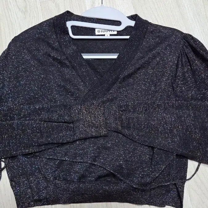 [BUNJANG] Hapli Black Mother-of-Pearl Button Cardigan (Size S) / 하플리 빛있다가디건 블랙자개 s 팝니다