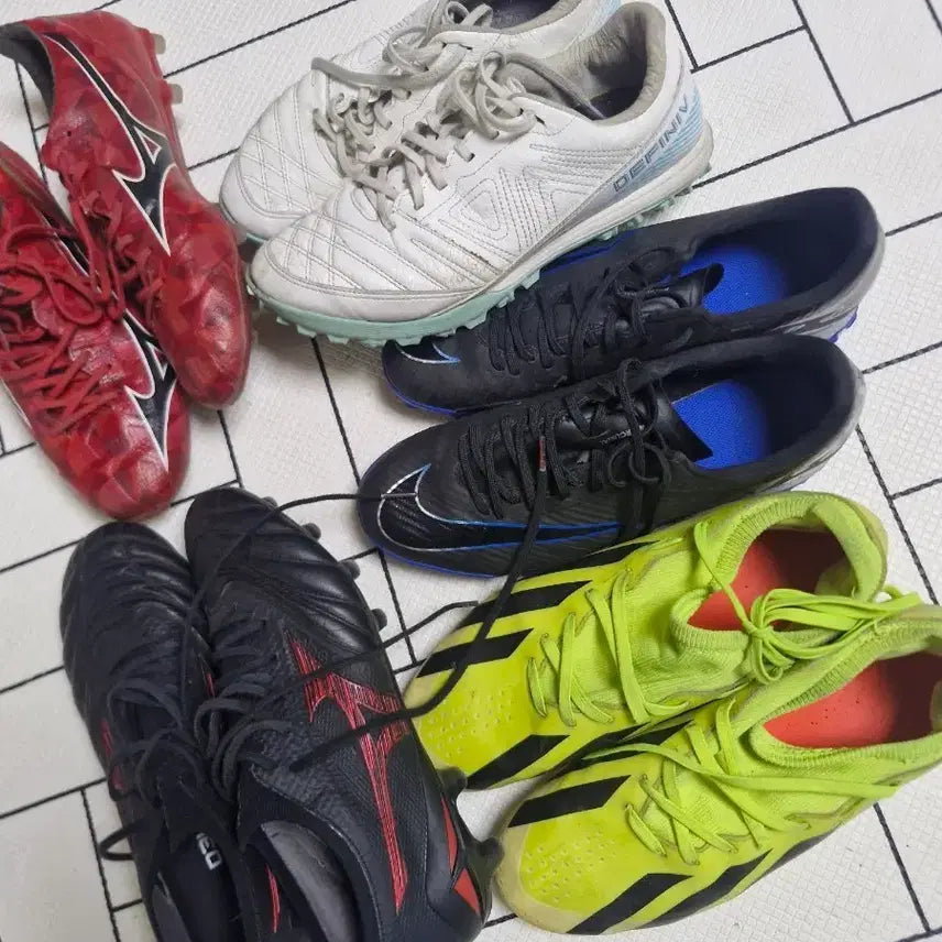 [BUNJANG] Mizuno, Adidas, Nike, Definite Football Boots (Size 265) / 축구화 4켤레 (미즈노, 아디다스, 나이키풋살화  데피니브풋살화 )