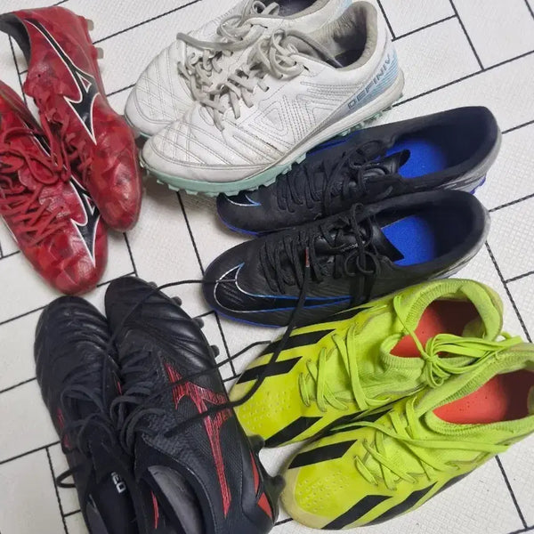 [BUNJANG] Mizuno, Adidas, Nike, Definite Football Boots (Size 265) / 축구화 4켤레 (미즈노, 아디다스, 나이키풋살화  데피니브풋살화 )