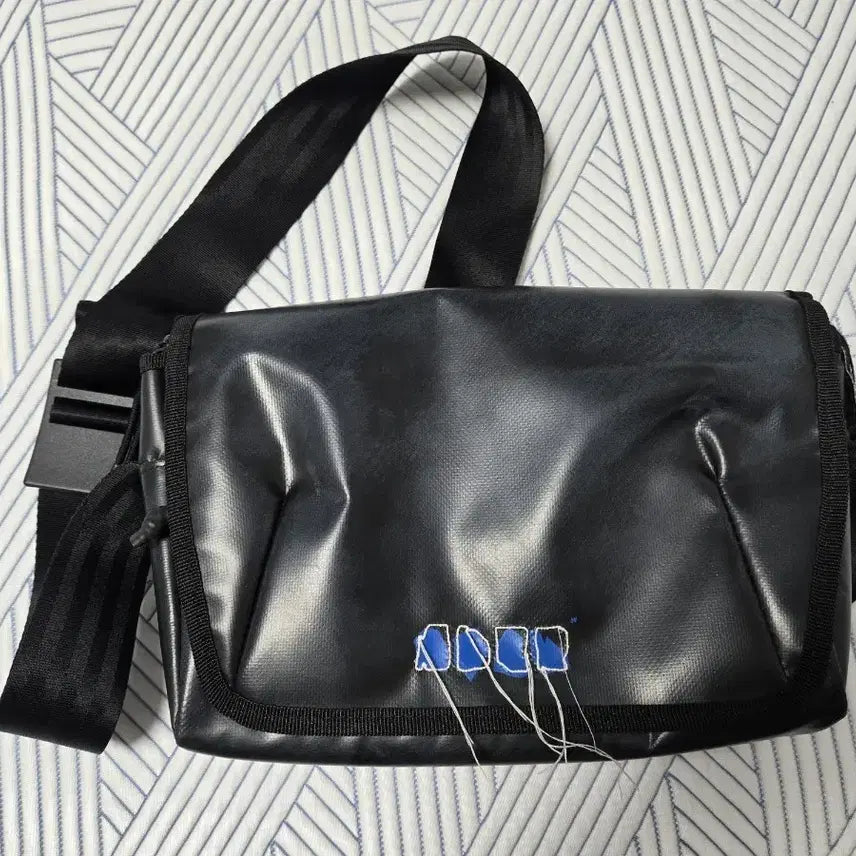 [BUNJANG] Ader Error Trace Admire Crossbody Bag Black / 아더에러 트레이스 애드모어 크로스바디백 블랙
