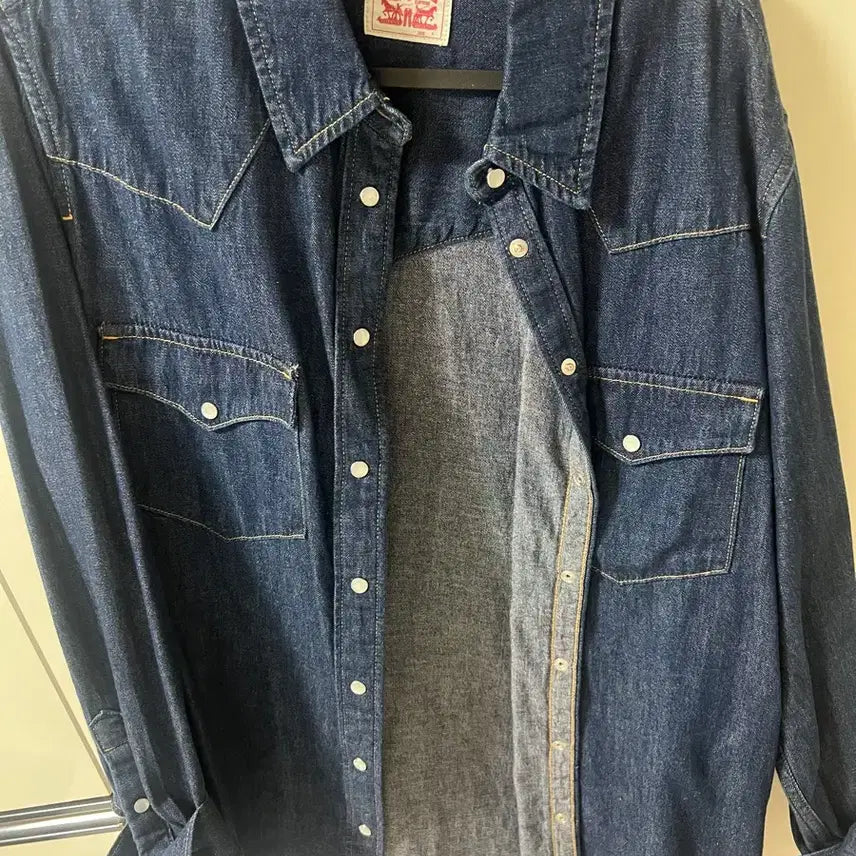 [BUNJANG] Levi's Denim Shirt - Size L / 리바이스 데님셔츠 L사이즈