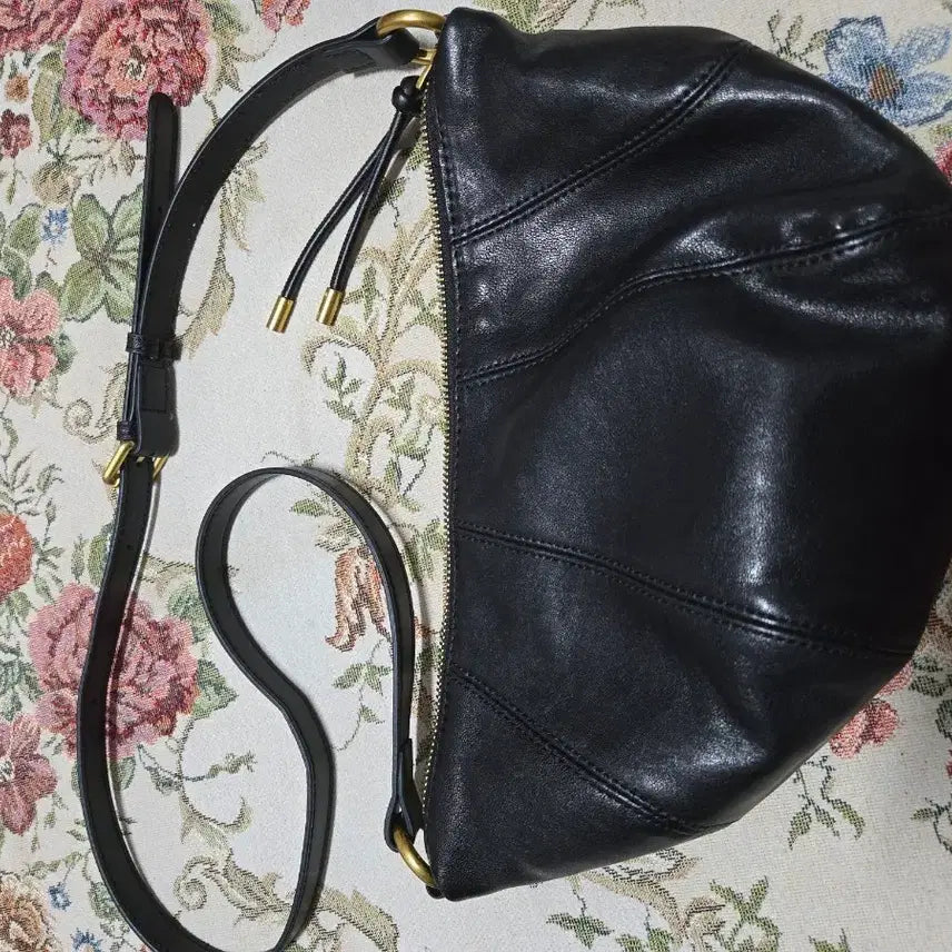 [BUNJANG] Lambskin Croissant Bag / 양가죽 크로와상백