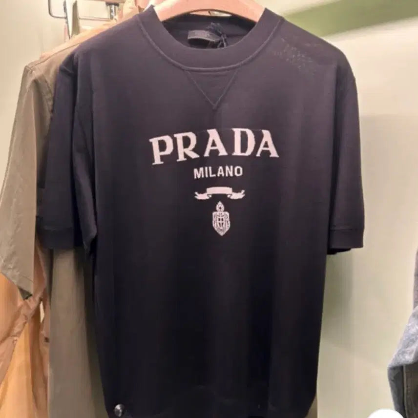 [BUNJANG] Prada Milano Logo Knit Black Short Sleeve 52 / 프라다 밀라노 로고 니트 블랙반팔 52사이즈