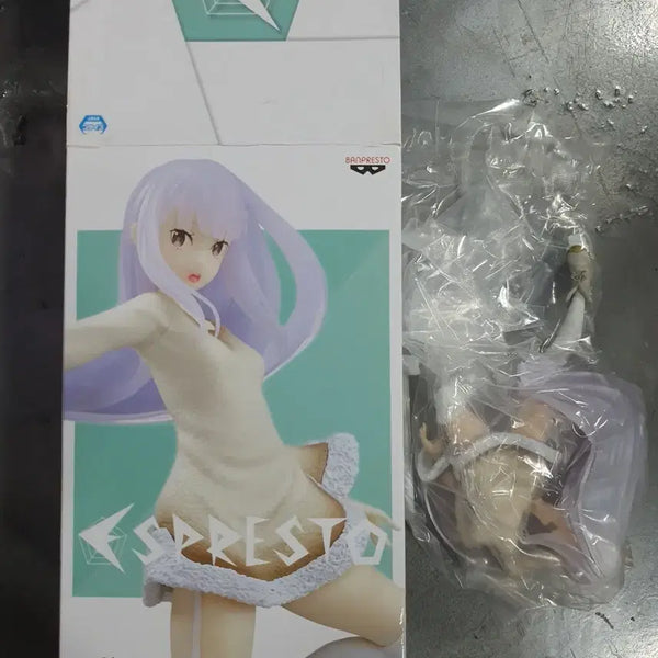 [BUNJANG] Re:Zero Emilia Figure / 리제로 피규어 - 에밀리아