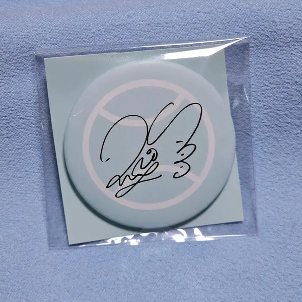 [BUNJANG] BTOB Jung Ilhoon 2020 Season's Greetings Signed Badge Pin Button / 비투비 정일훈 2020시그 싸인 뱃지 핀버튼