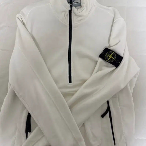 [BUNJANG] Stone Island White Half-Zip Sweatshirt / 스톤아일랜드 화이트 반집업 맨투맨