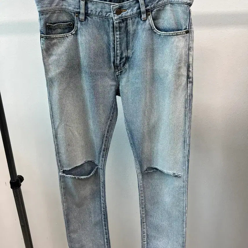 [BUNJANG] Saint Laurent 17SS Light Blue Distressed Slim Jeans / 33) 생로랑 17ss 연청 디스진