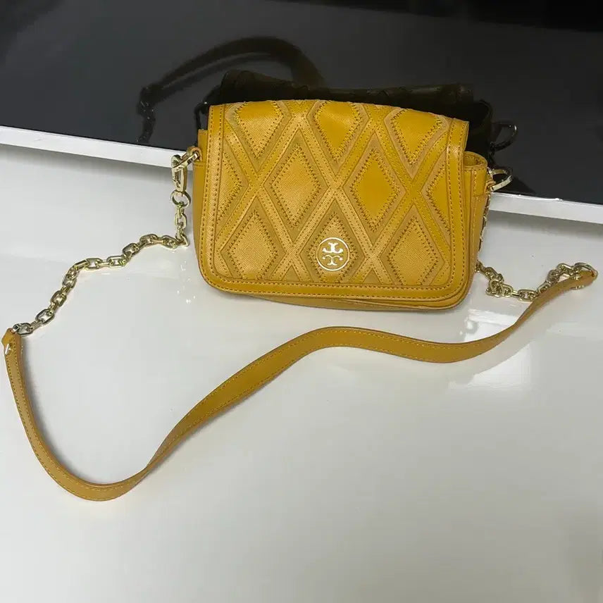 [BUNJANG] Tory Burch Quilted Shoulder Bag Yellow / 토리버치 퀼팅 백 옐로우