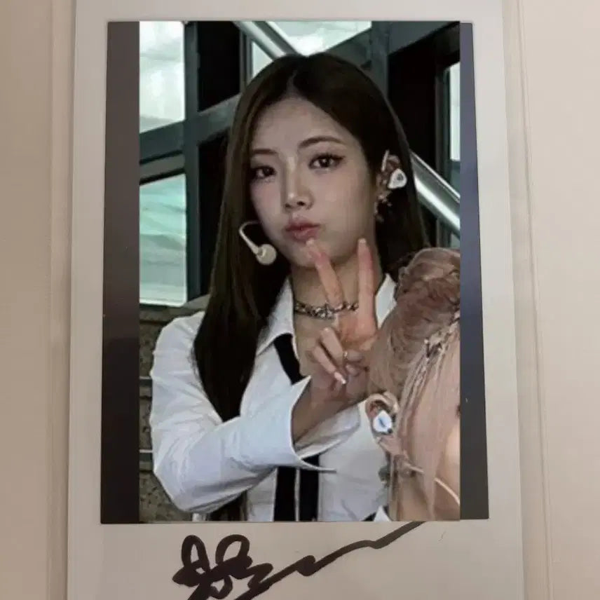 [BUNJANG] PURPLE KISS Na Goeun Signed Polaroid / 퍼플키스 나고은 싸인 폴라 양도