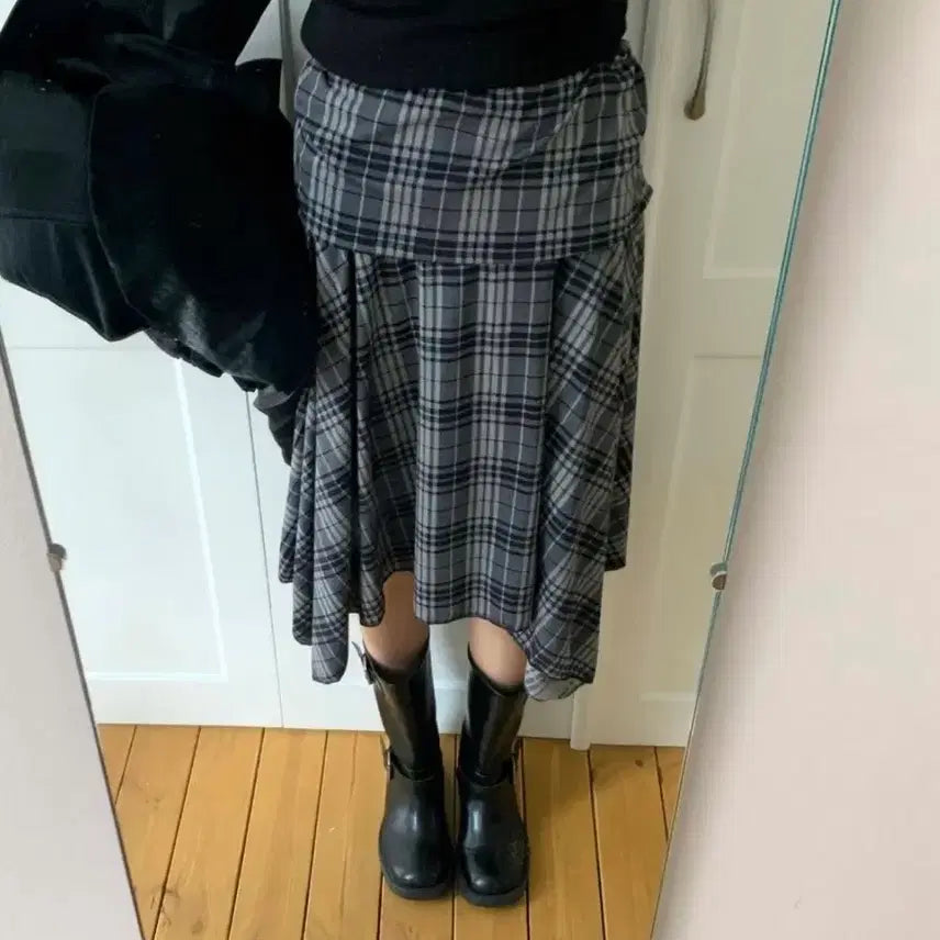 [BUNJANG] Hippie Check Asymmetric Flare Midi Skirt / 히피 체크 언발란스 플레어 미디 스커트
