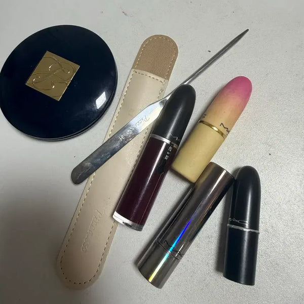 [BUNJANG] MAC Lipstick Set with Estee Lauder Powder Pact & Picasso Foundation Spatula / 화장품셋트