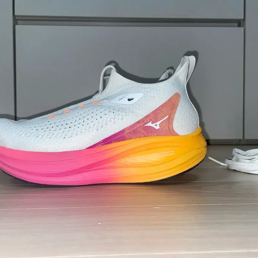 [BUNJANG] Mizuno Neovista 2 Hanabi Running Shoes / 미즈노 네오비스타2 하나비 260