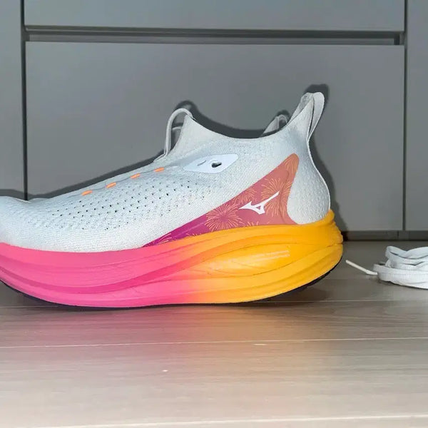 [BUNJANG] Mizuno Neovista 2 Hanabi Running Shoes / 미즈노 네오비스타2 하나비 260