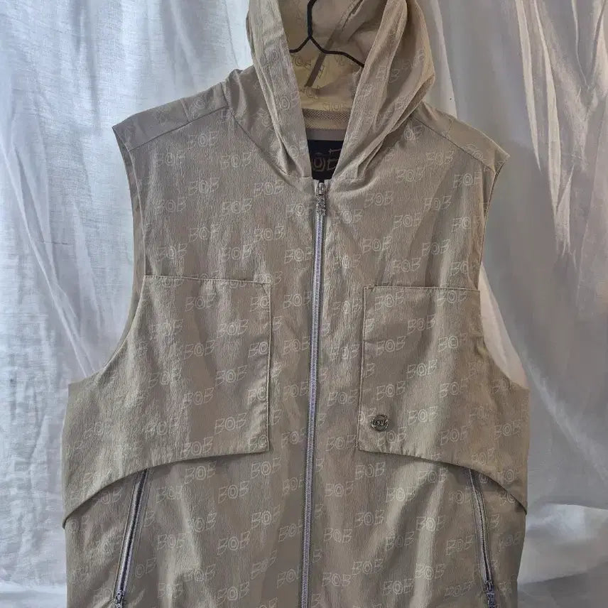 [BUNJANG] BOB Maison Hooded Windbreaker Vest L / BOB 메종 골프 hood 바람막이 조끼 L