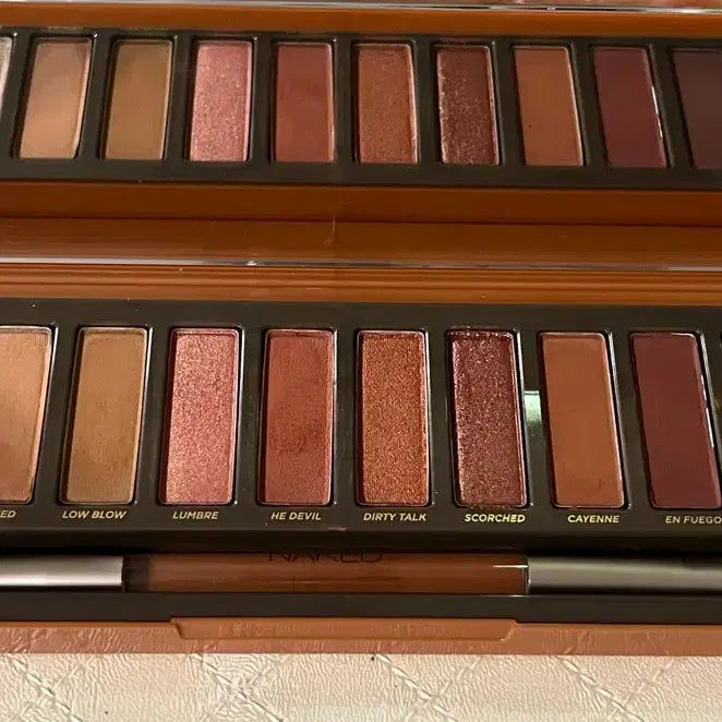 [BUNJANG] Urban Decay Naked Heat Eyeshadow Palette / 어반디케이 네이키드 히트 아이섀도우 팔레트