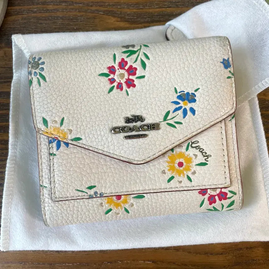 [BUNJANG] Coach Flower Pattern Bifold Wallet / coach  반지갑