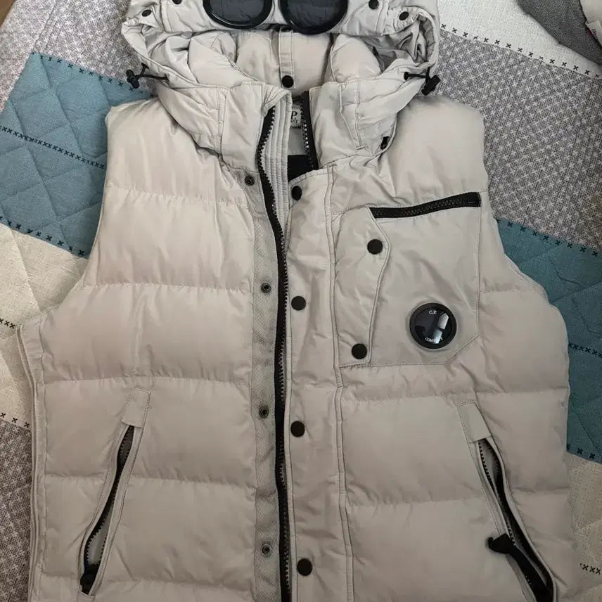 [BUNJANG] CP Company Padded Vest / CP컴퍼니 조끼패딩
