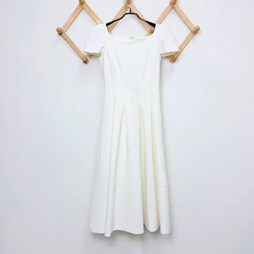 [BUNJANG] Flowoom Heart Neck Puff Dress / 플로움 하트넥 퍼프 원피스
