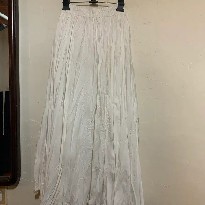 [BUNJANG] White Pleated Skirt / 화이트 주름 밴딩 스커트