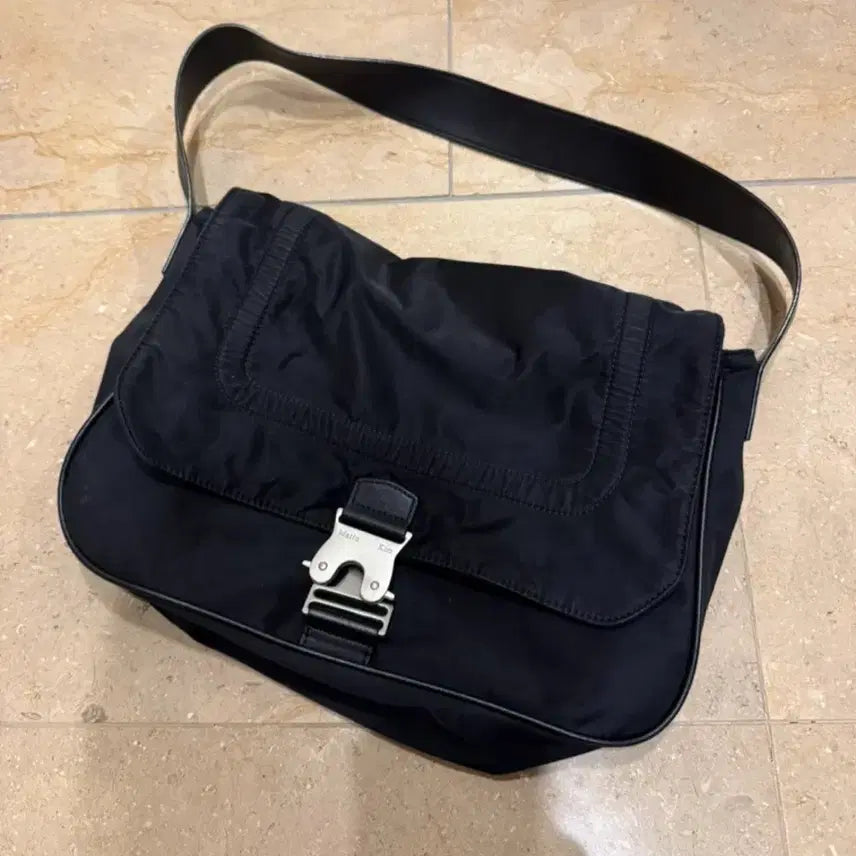 [BUNJANG] Matinkim Buckle Shoulder Bag / 마뗑킴 버클백 숄더백