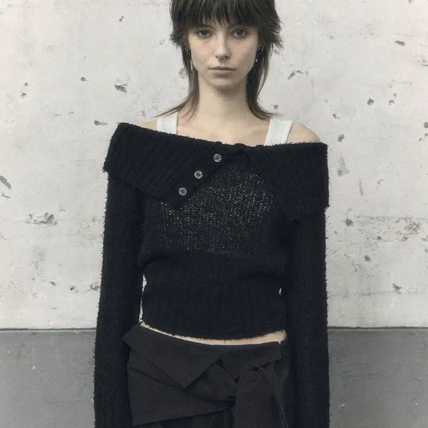 [BUNJANG] Bohemian Seoul Ribbed Button Off Shoulder Top - Black / 보헤미안서울 RIBBED BUTTON OFF SHOULDER, BLACK