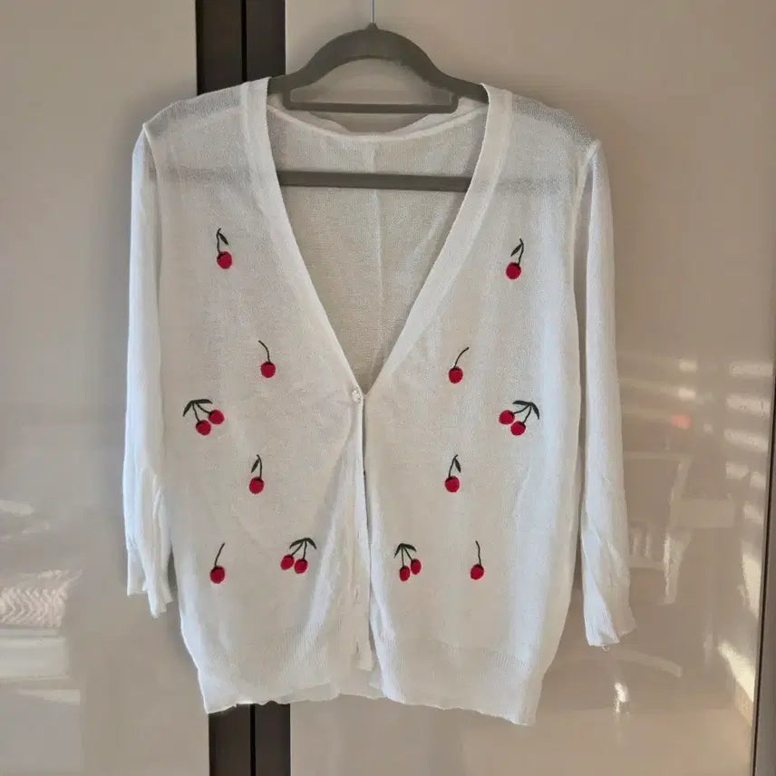 [BUNJANG] Cherry Embroidery V-Neck See-Through Cardigan / 체리 자수 브이넥 시스루 가디건