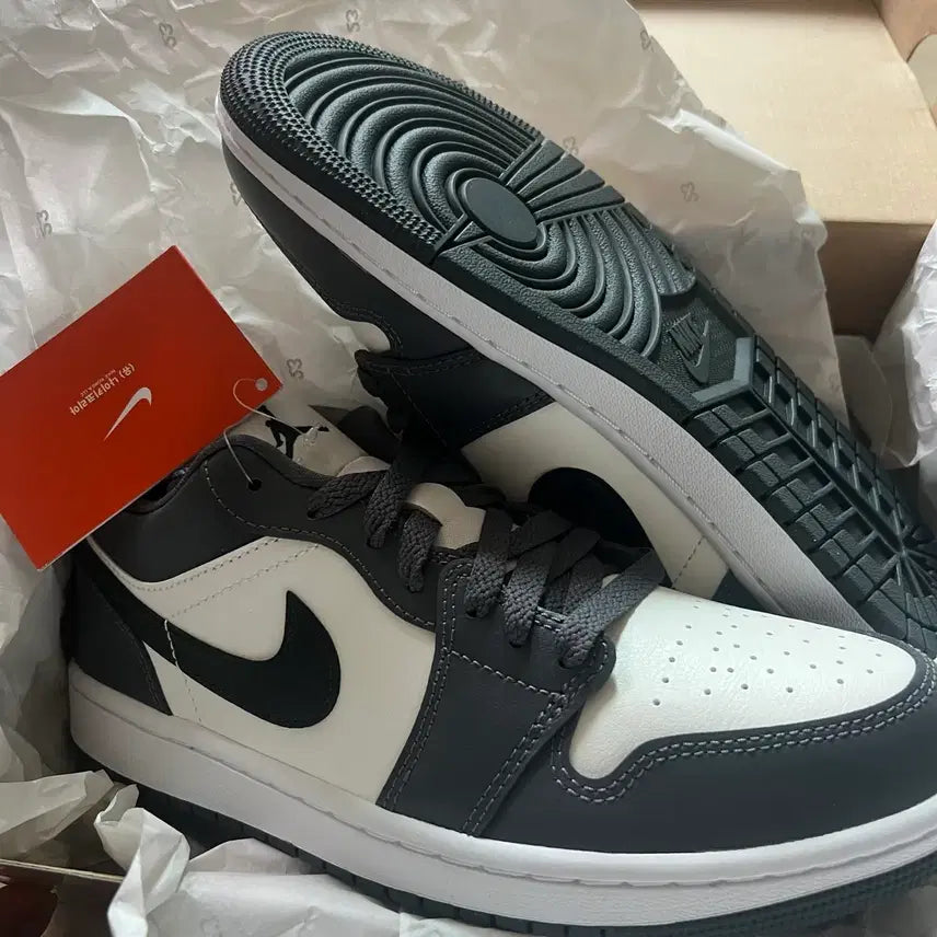 [BUNJANG] Nike Air Jordan 1 Low Dark Grey Women's (255) / W 255 조던 로우 다크그레이 새상품 나이키 코리아