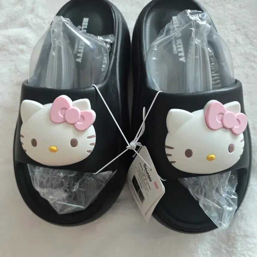[BUNJANG] Hello Kitty Platform Slippers / 헬로키티 통굽 슬리퍼 240