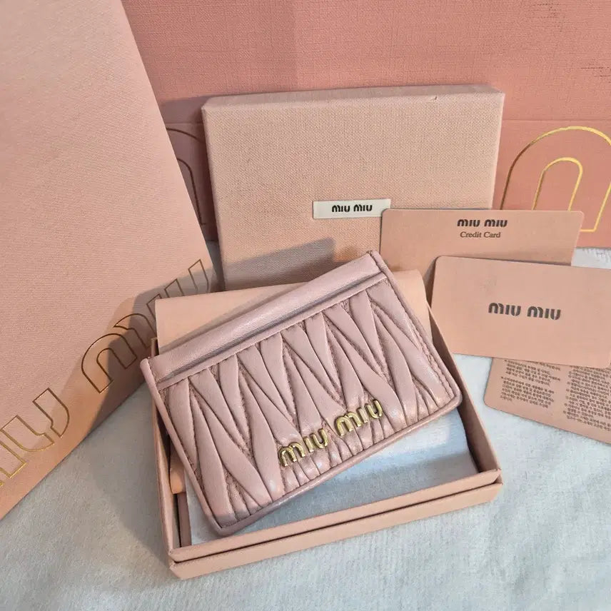 [BUNJANG] Miu Miu Matelassé Card Wallet / [미우미우] 마테라세 카드지갑 지갑